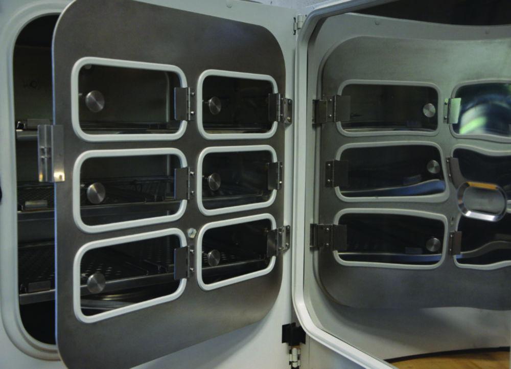 4 interior doors; 2 levels, 1 partition wall